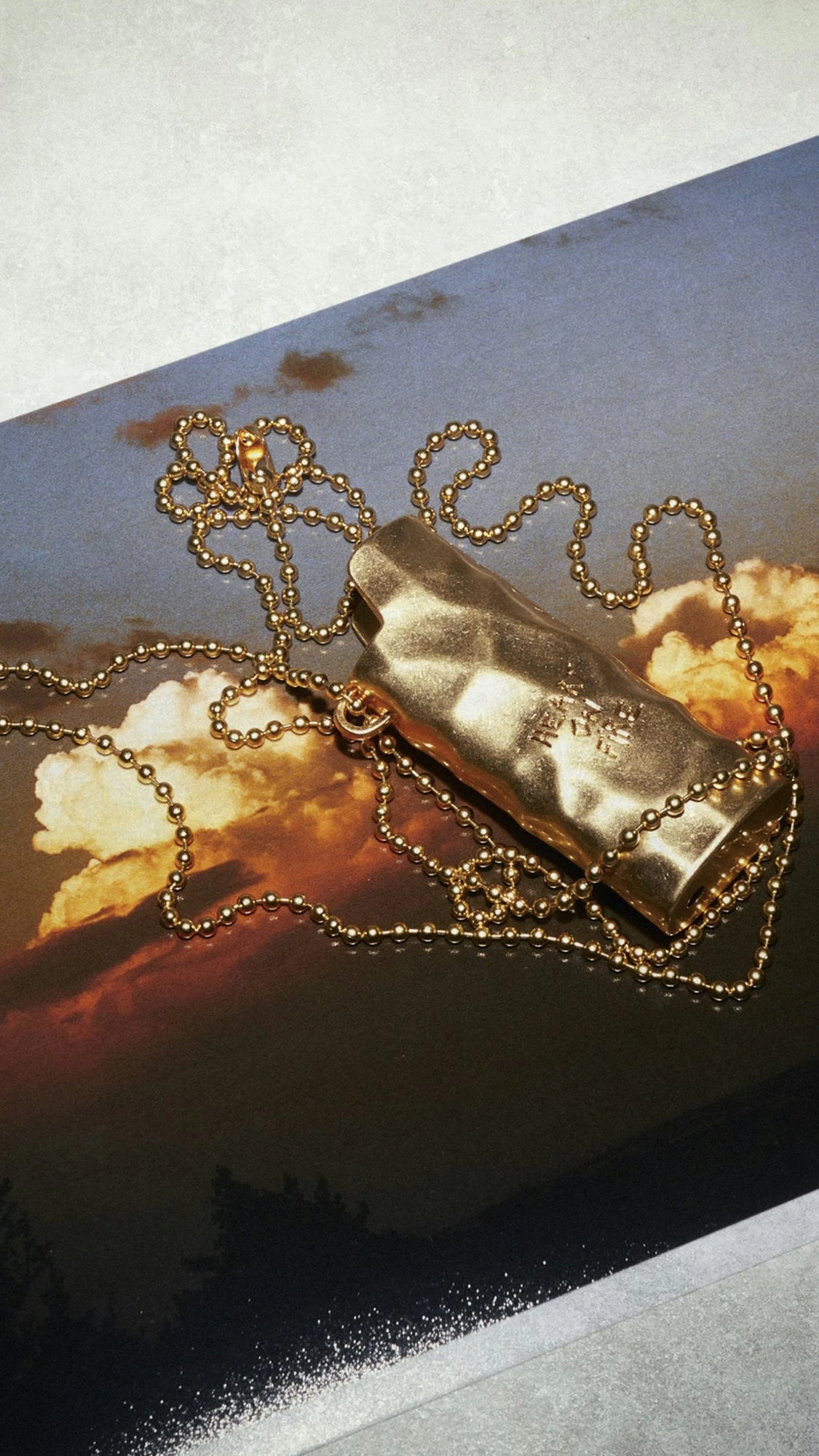 Zadig & Voltaire Heart On Fire Lighter Holder Old Gold 6 Zadig & Voltaire Heart On Fire Lighter Holder Old Gold - Image 4